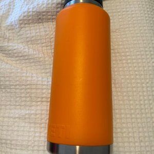 YETI 46oz Bottle, Color: King Crab